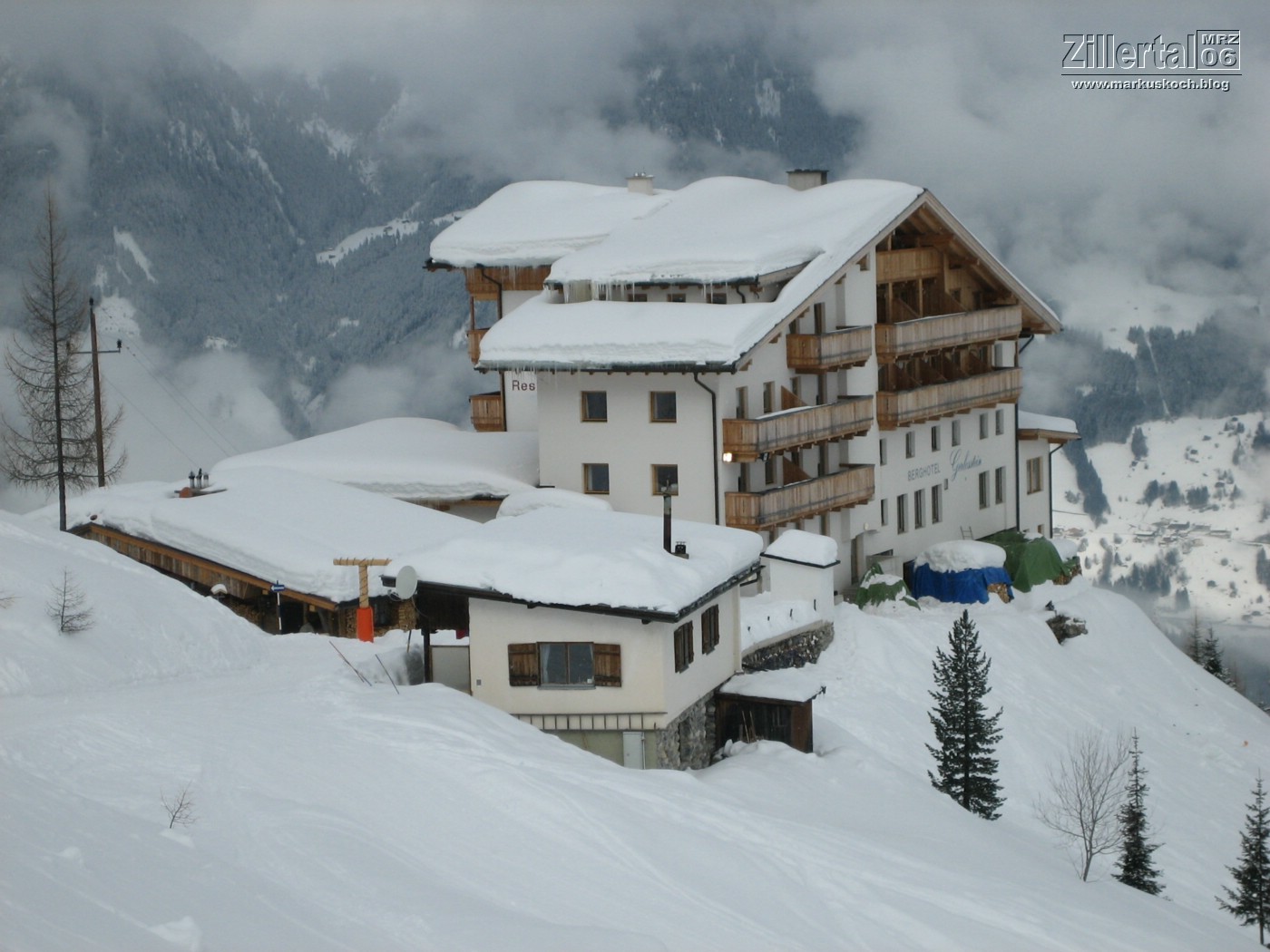 060310-12_ski_zillertal_morecard_1mk025